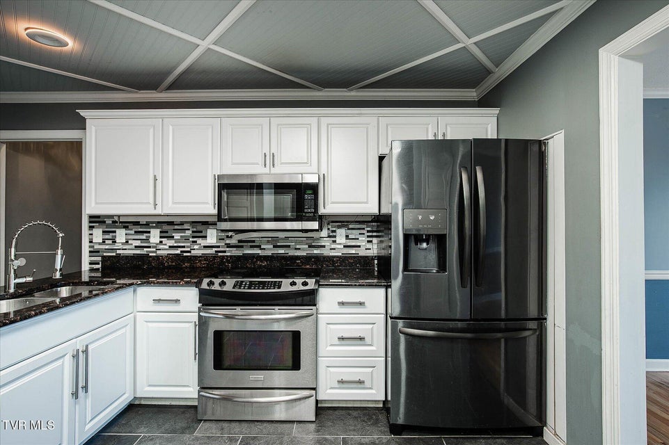 Photo #12: 1000 Rotherwood Drive