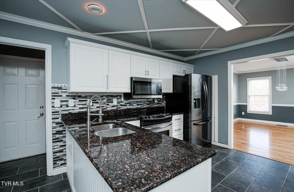 Photo #13: 1000 Rotherwood Drive