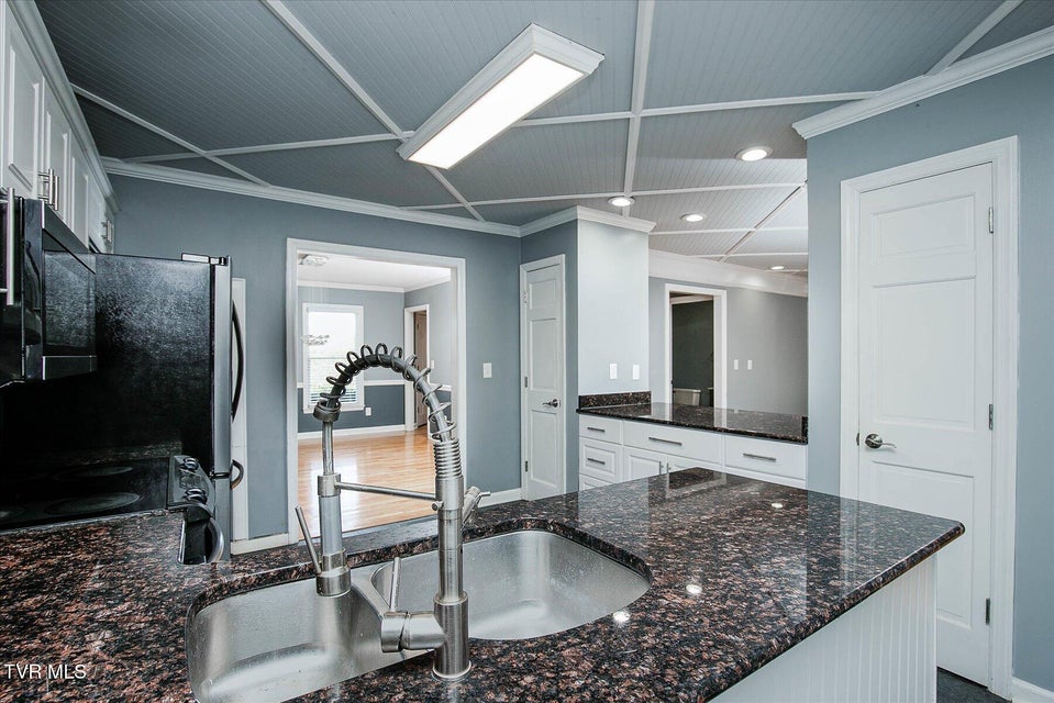 Photo #14: 1000 Rotherwood Drive