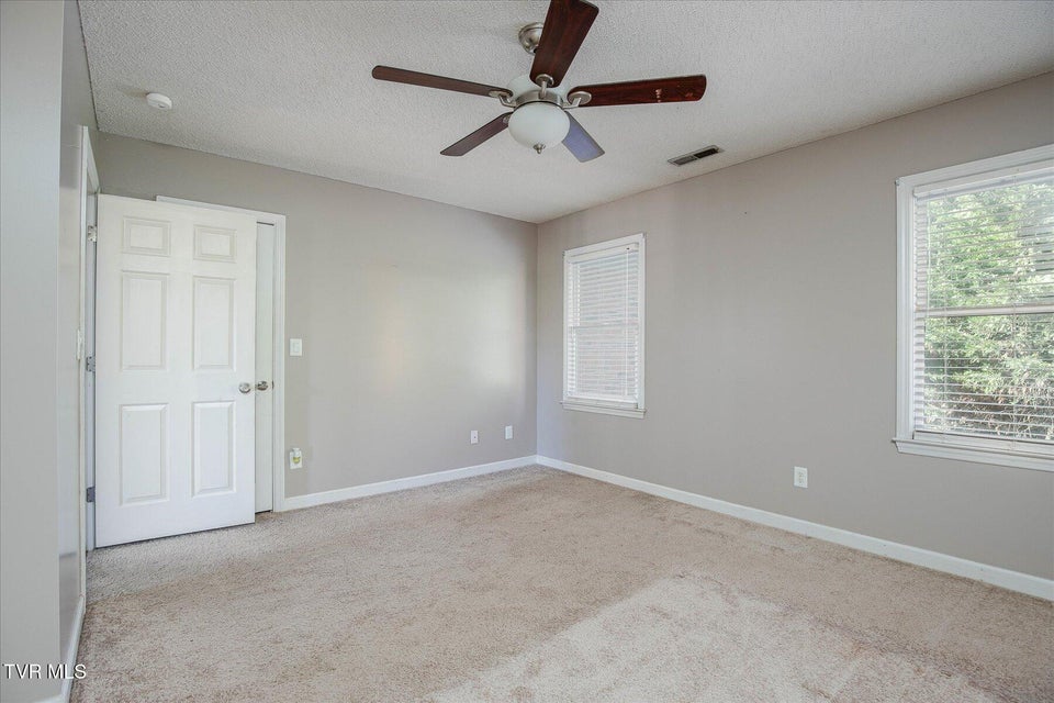 Photo #23: 1000 Rotherwood Drive