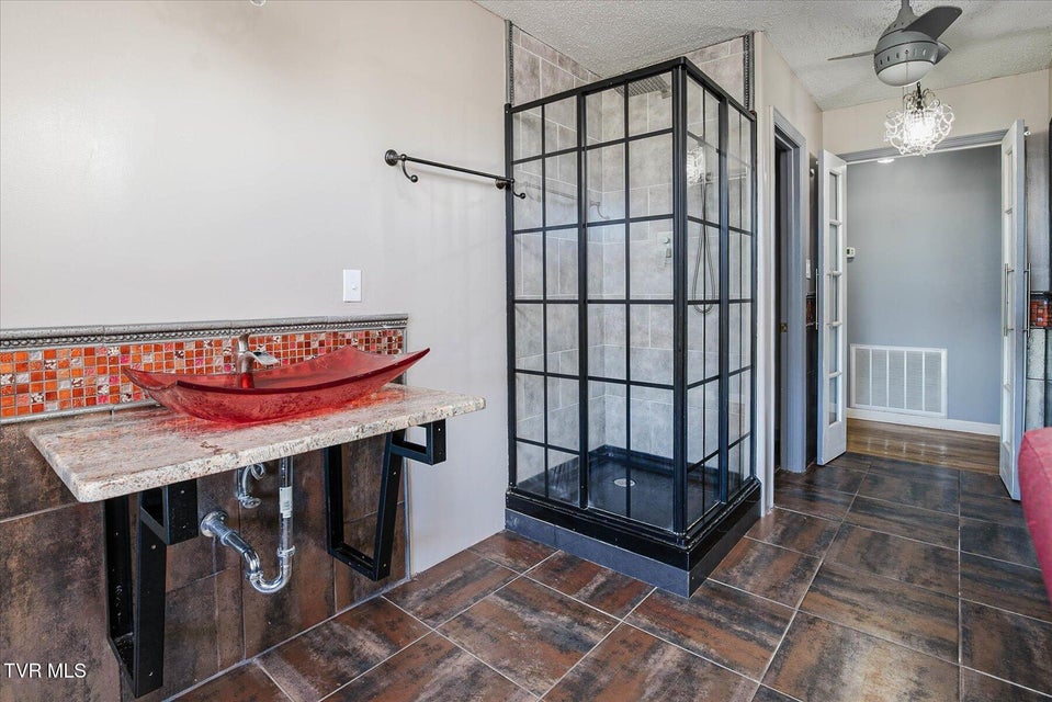 Photo #31: 1000 Rotherwood Drive