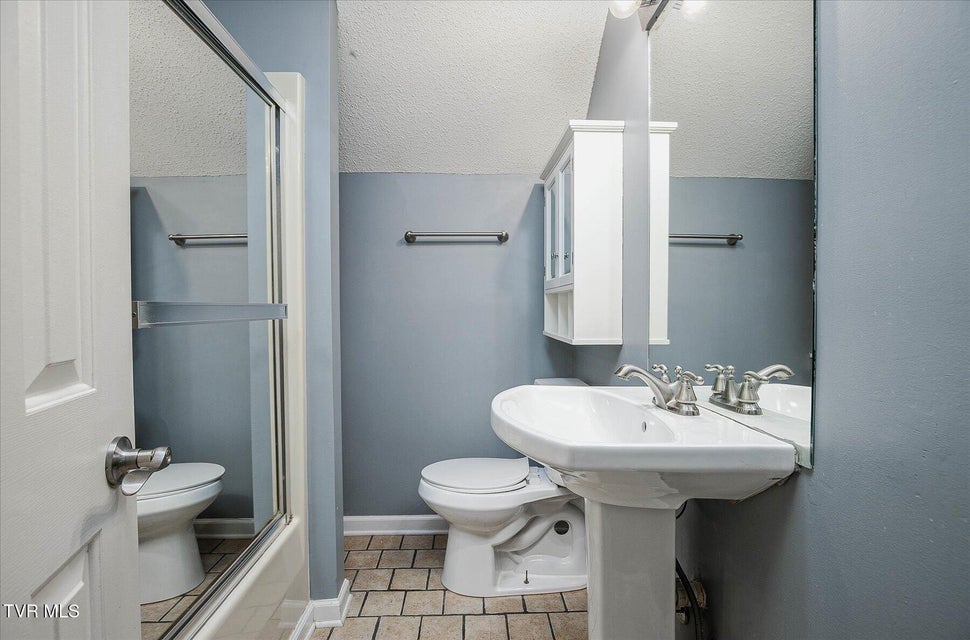 Photo #32: 1000 Rotherwood Drive