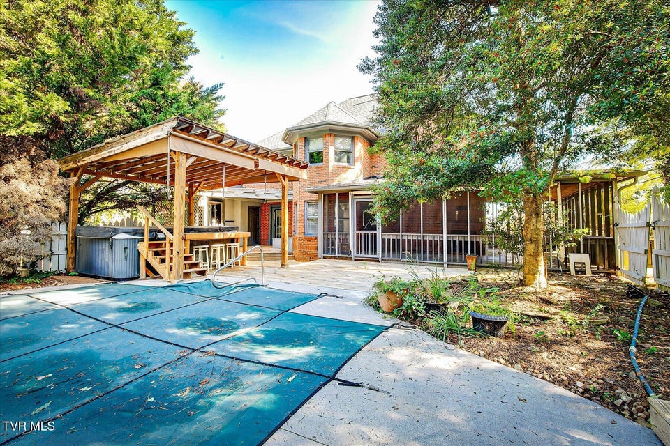 Photo #45: 1000 Rotherwood Drive