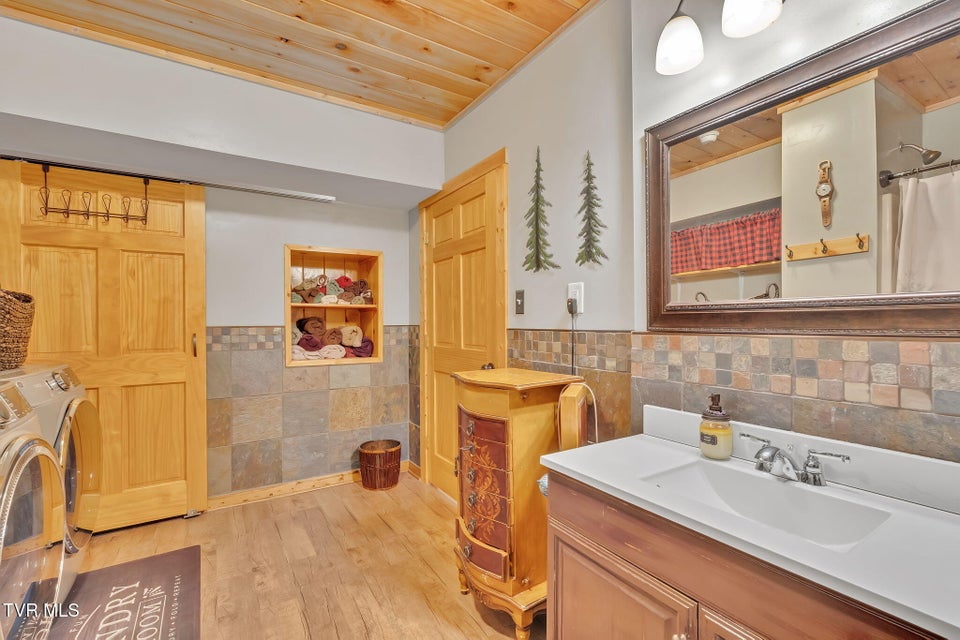 Photo #27: 239 Old Lacy Hollow Road Road