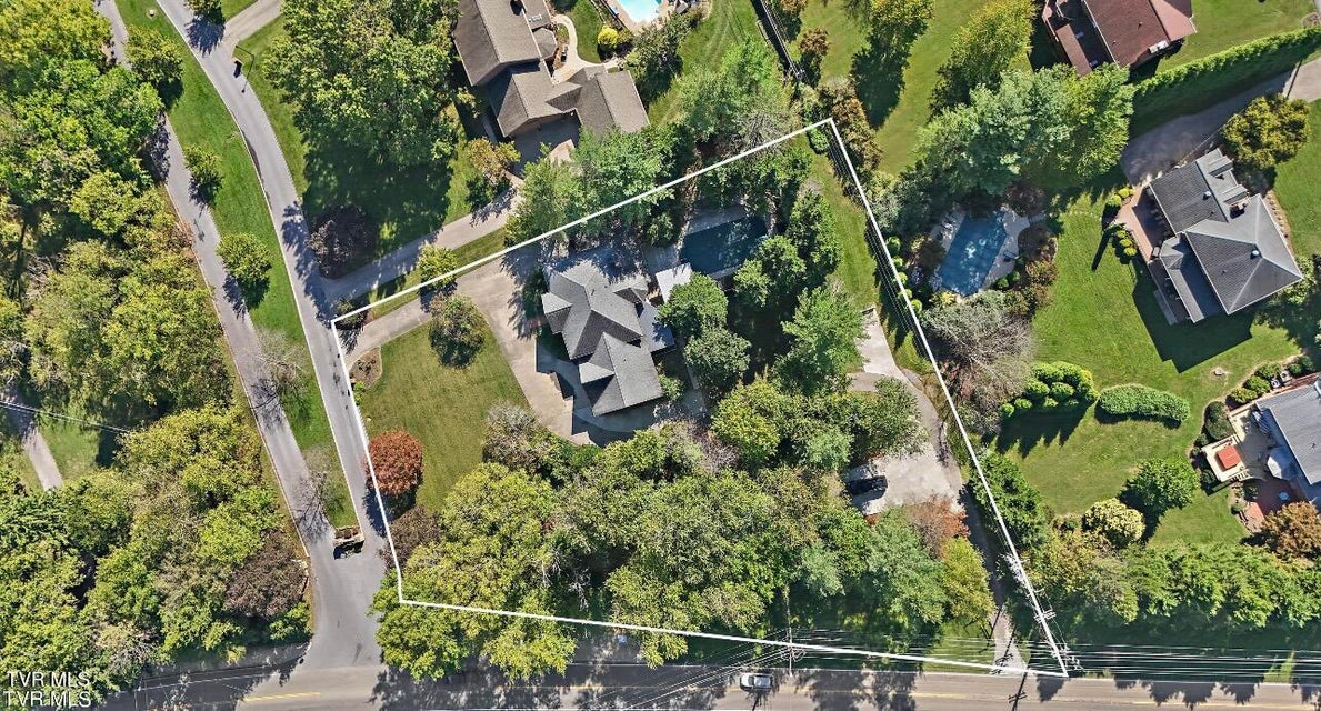 Photo #53: 1000 Rotherwood Drive