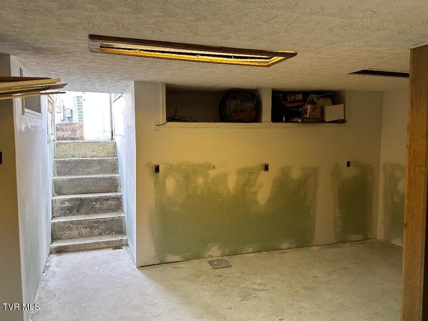 Photo #10: 1604 Dixon Street Street