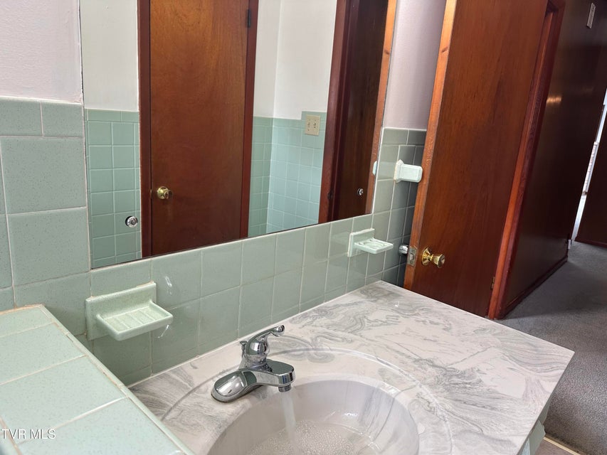 Photo #27: 412 Lakeside Drive