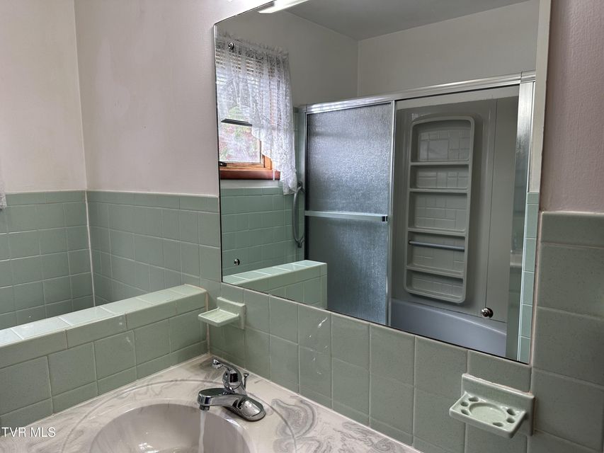 Photo #32: 412 Lakeside Drive