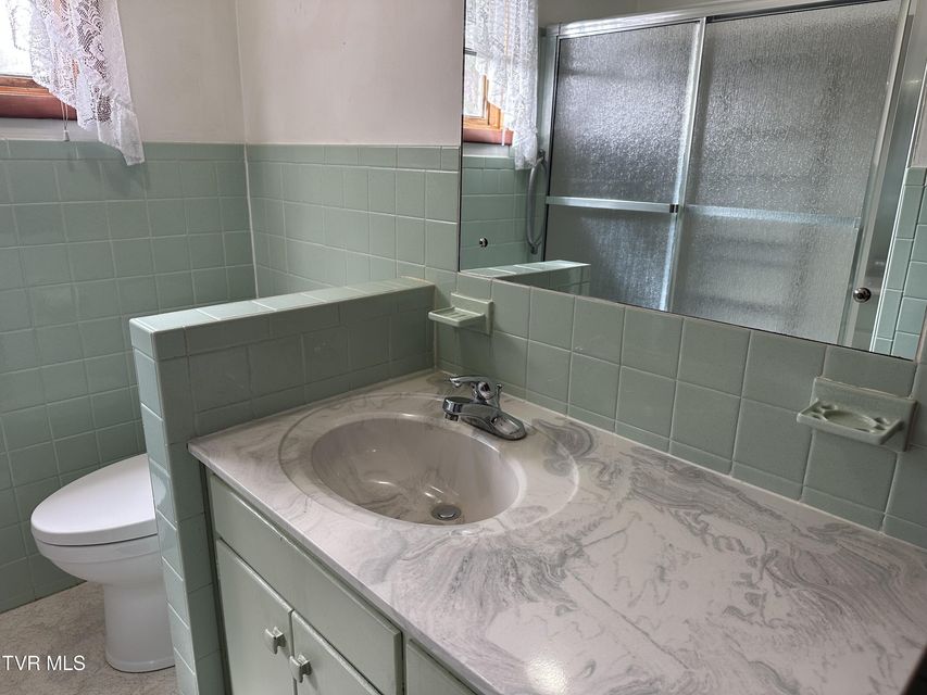 Photo #29: 412 Lakeside Drive