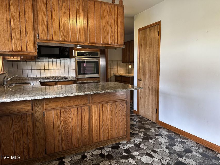 Photo #38: 412 Lakeside Drive