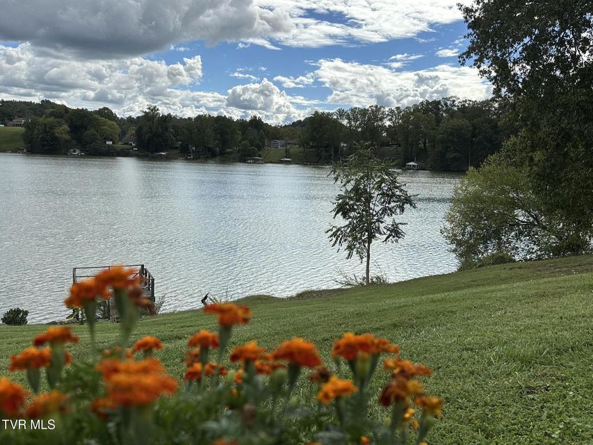 Photo #2: 412 Lakeside Drive