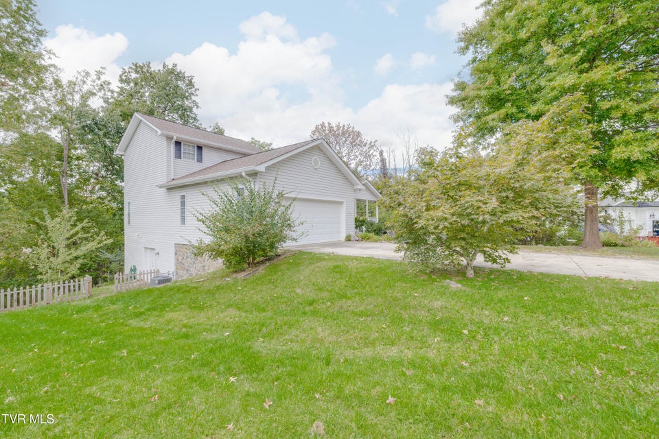 Photo #4: 9 Green Valley Court