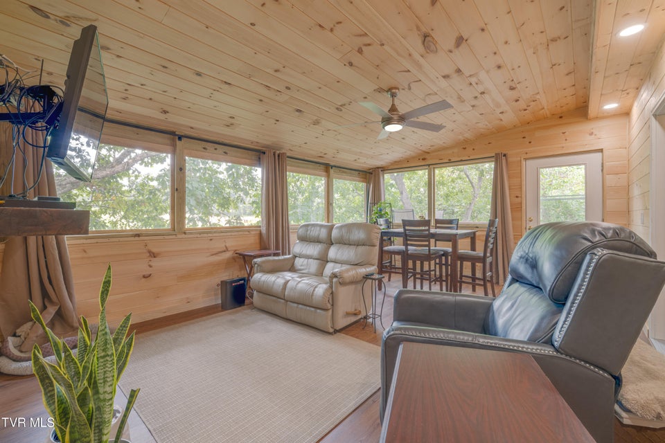 Photo #21: 9 Green Valley Court