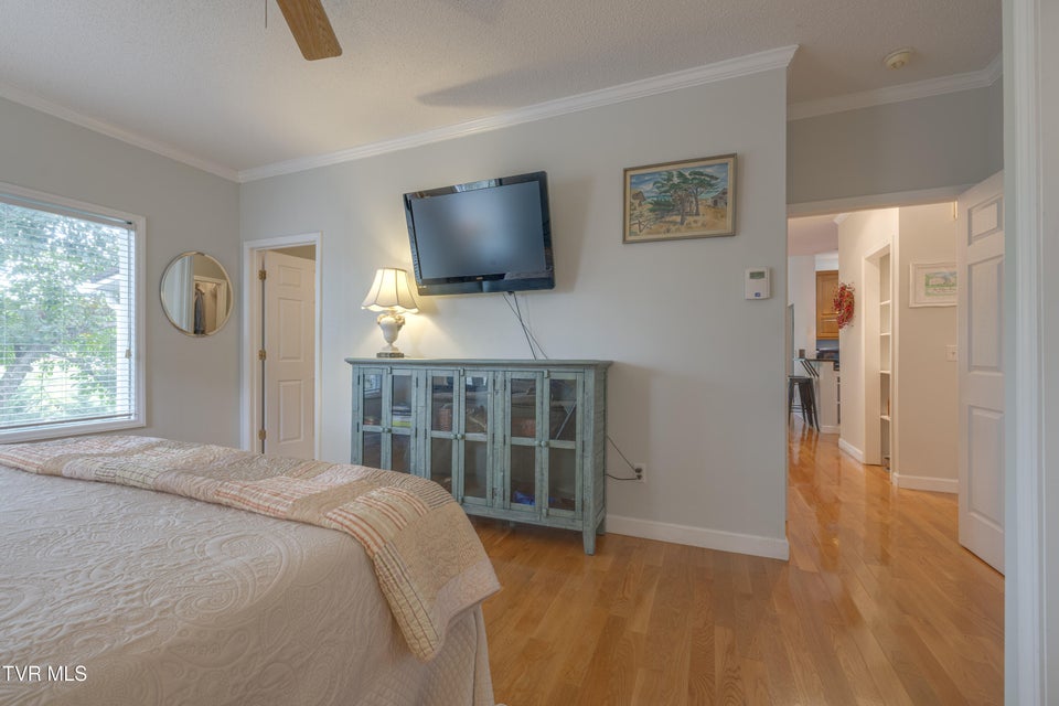 Photo #25: 9 Green Valley Court