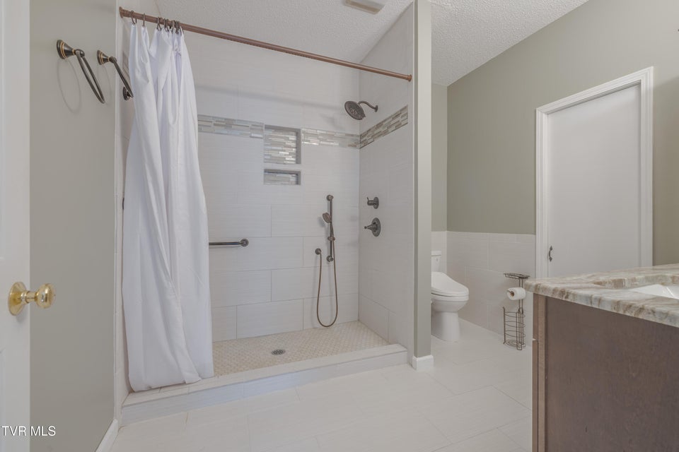 Photo #28: 9 Green Valley Court