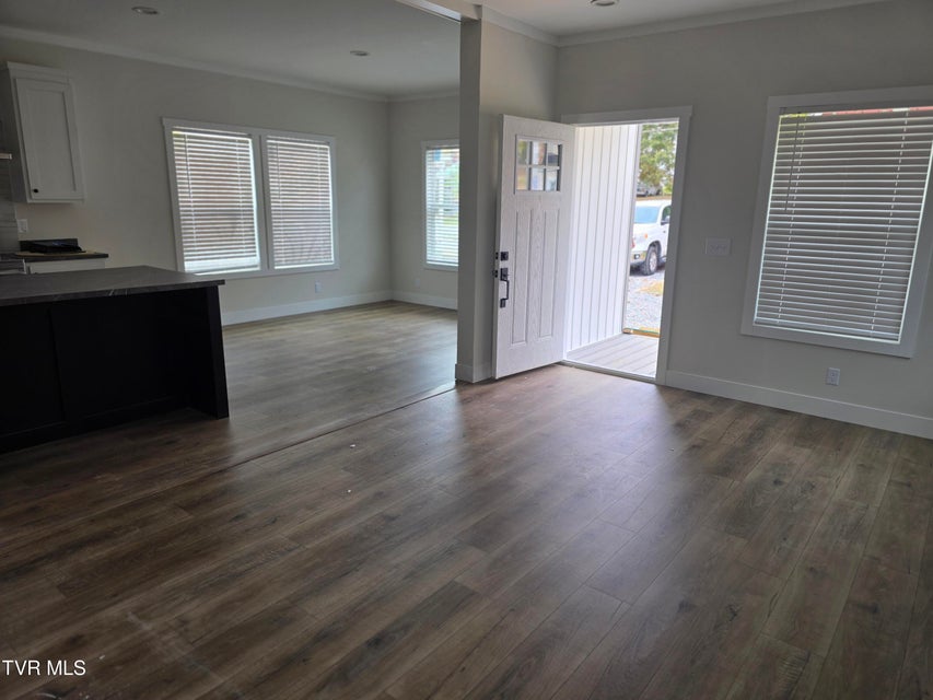 Photo #2: 2204 Oak St Street