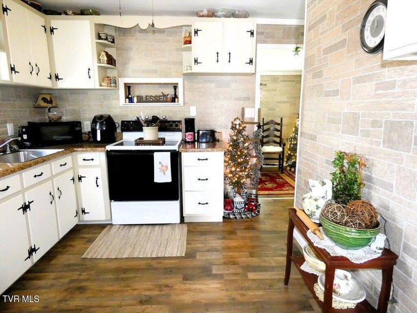 Photo #6: 855 Goolsby Street