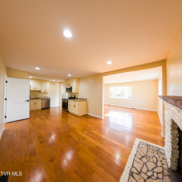 Photo #5: 301 El Paso Drive