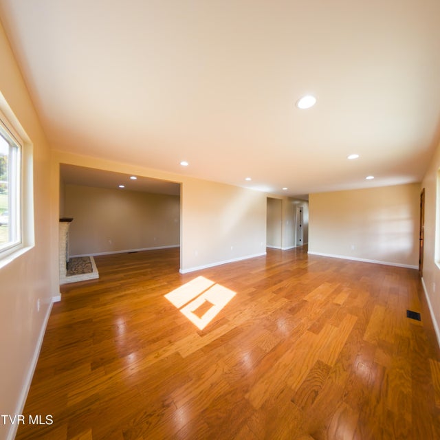 Photo #4: 301 El Paso Drive