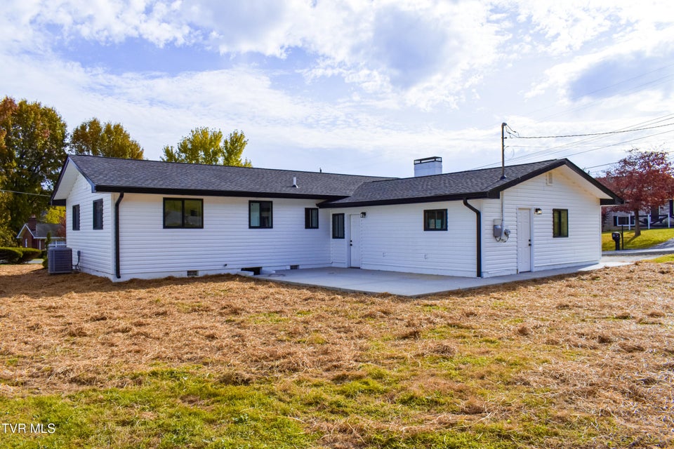 Photo #18: 301 El Paso Drive