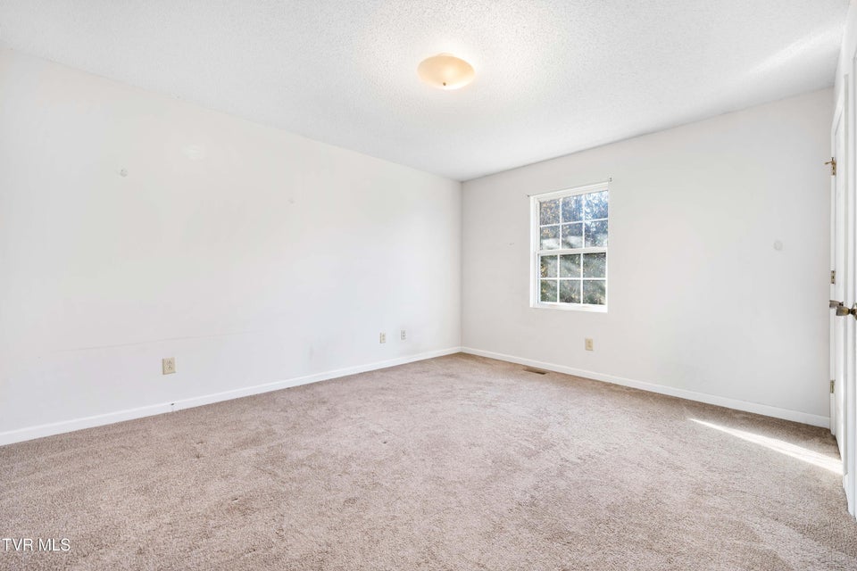 Photo #17: 23 Lexington Court