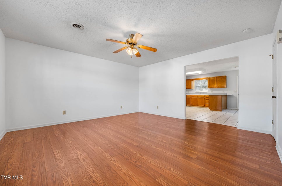 Photo #7: 23 Lexington Court