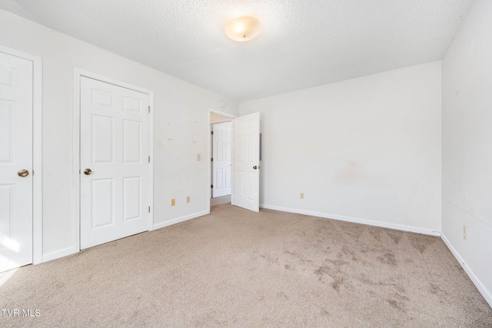 Photo #18: 23 Lexington Court