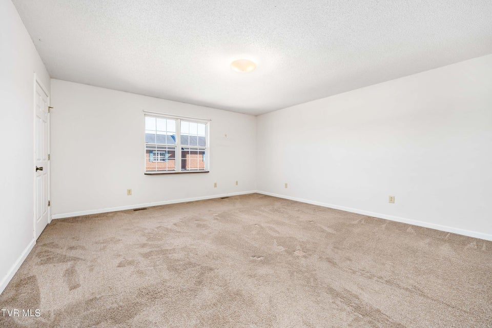 Photo #22: 23 Lexington Court