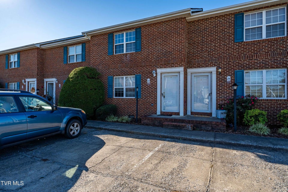 Photo #4: 23 Lexington Court