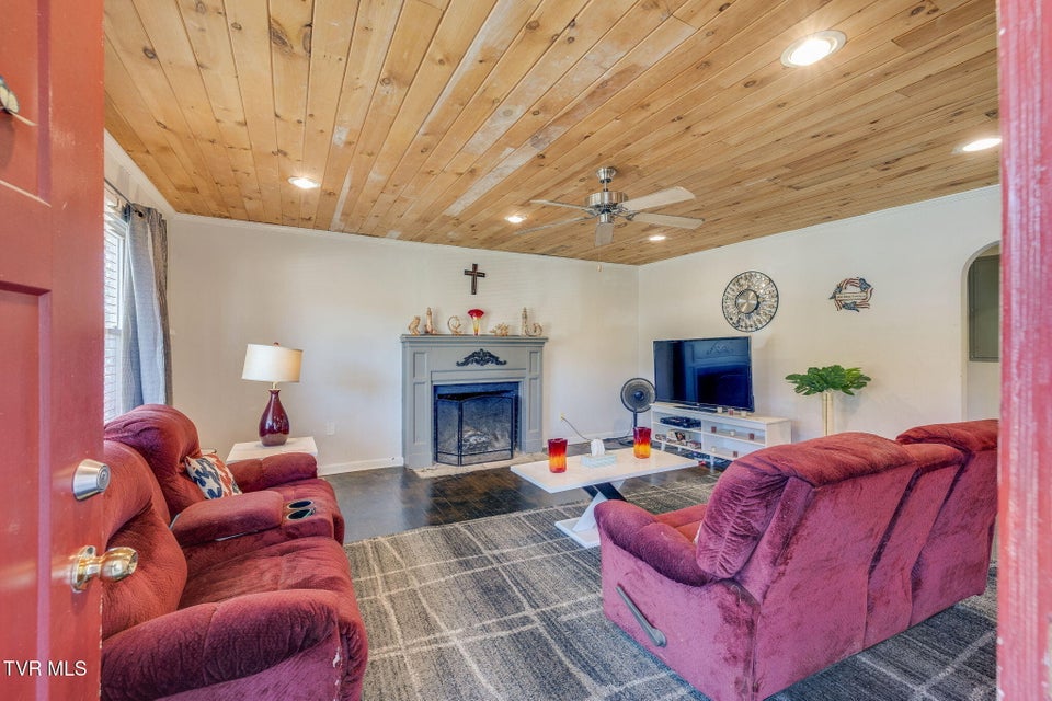 Photo #6: 106 Payne Street