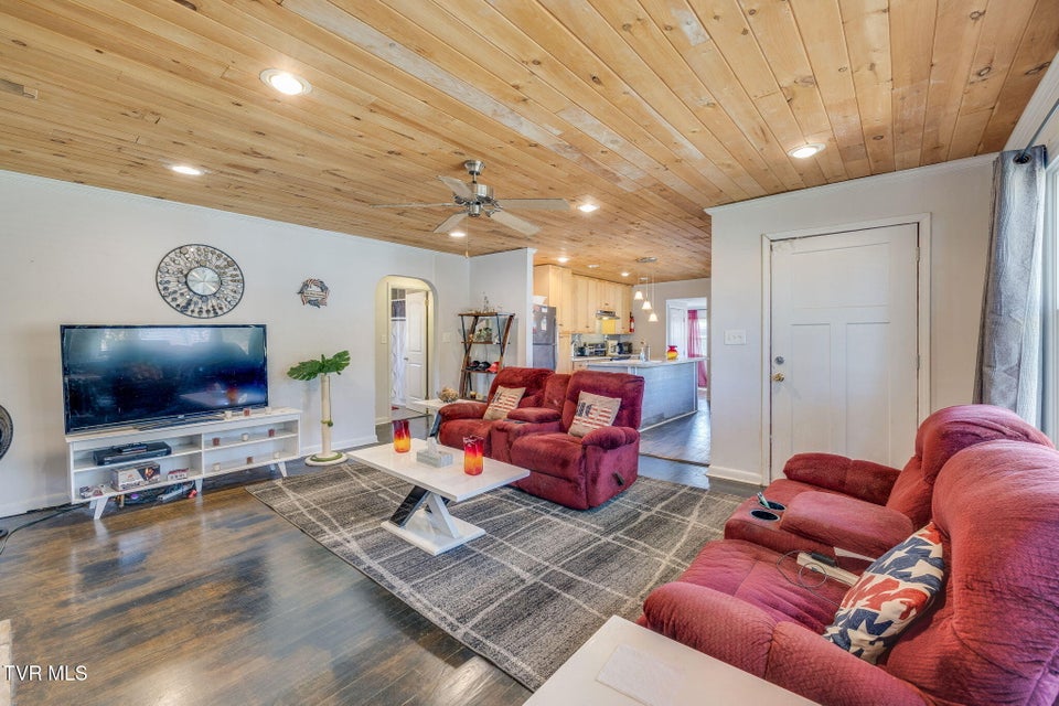 Photo #7: 106 Payne Street