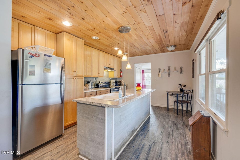 Photo #9: 106 Payne Street