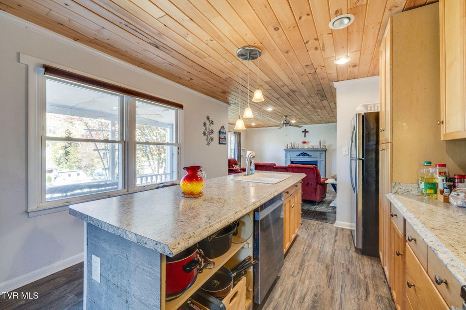 Photo #10: 106 Payne Street