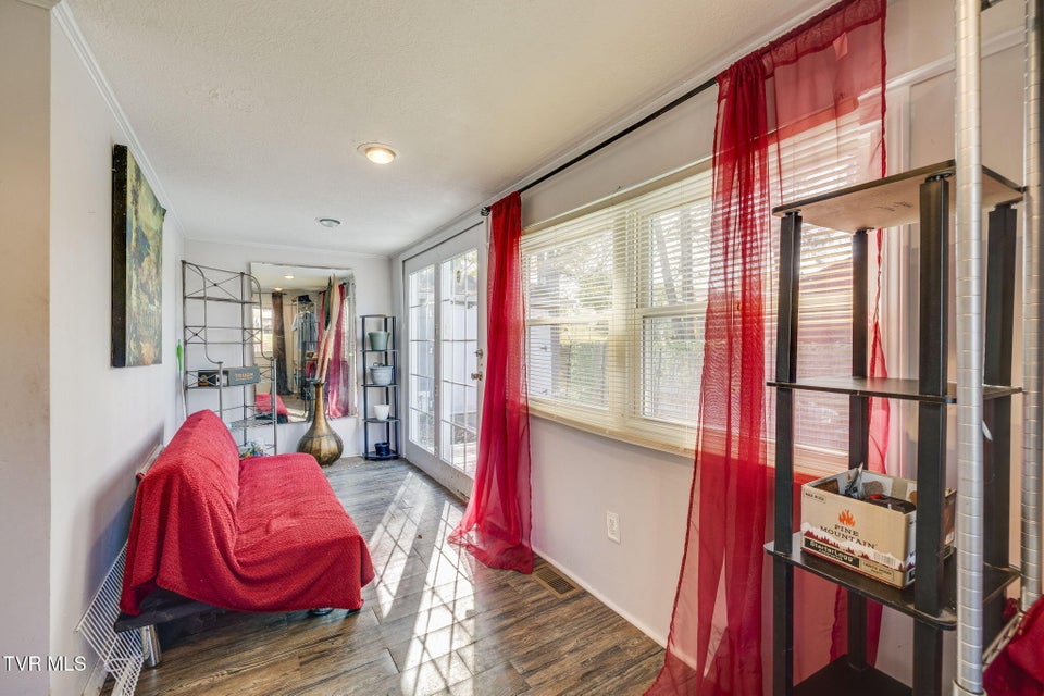 Photo #12: 106 Payne Street