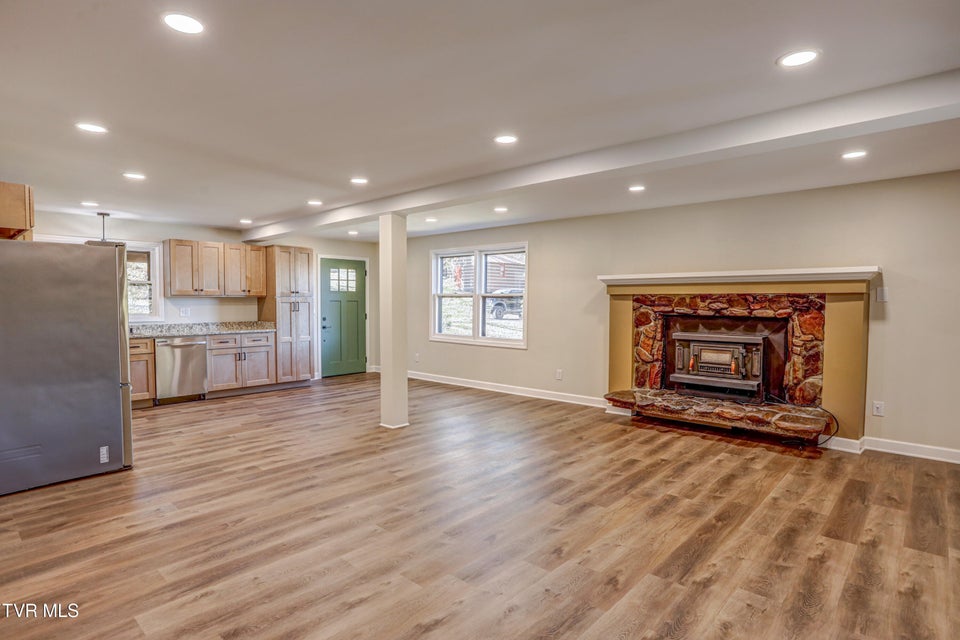 Photo #25: 129 Log Cabin Road