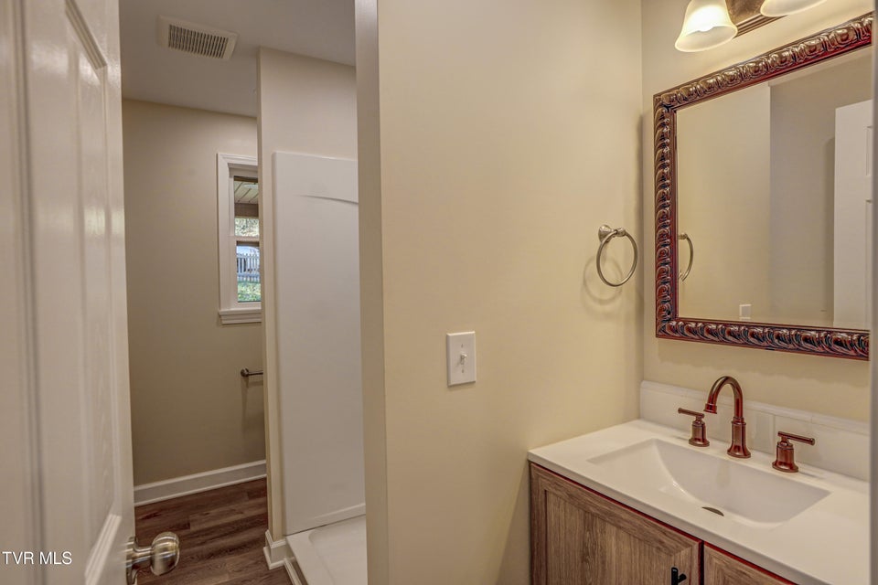 Photo #28: 129 Log Cabin Road