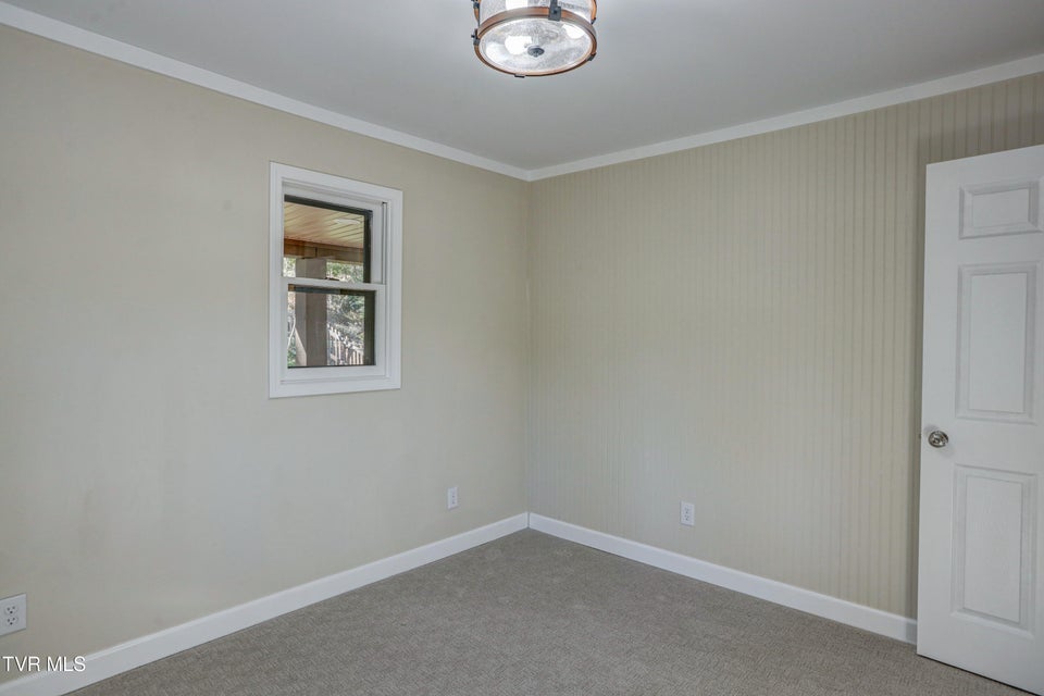 Photo #33: 129 Log Cabin Road