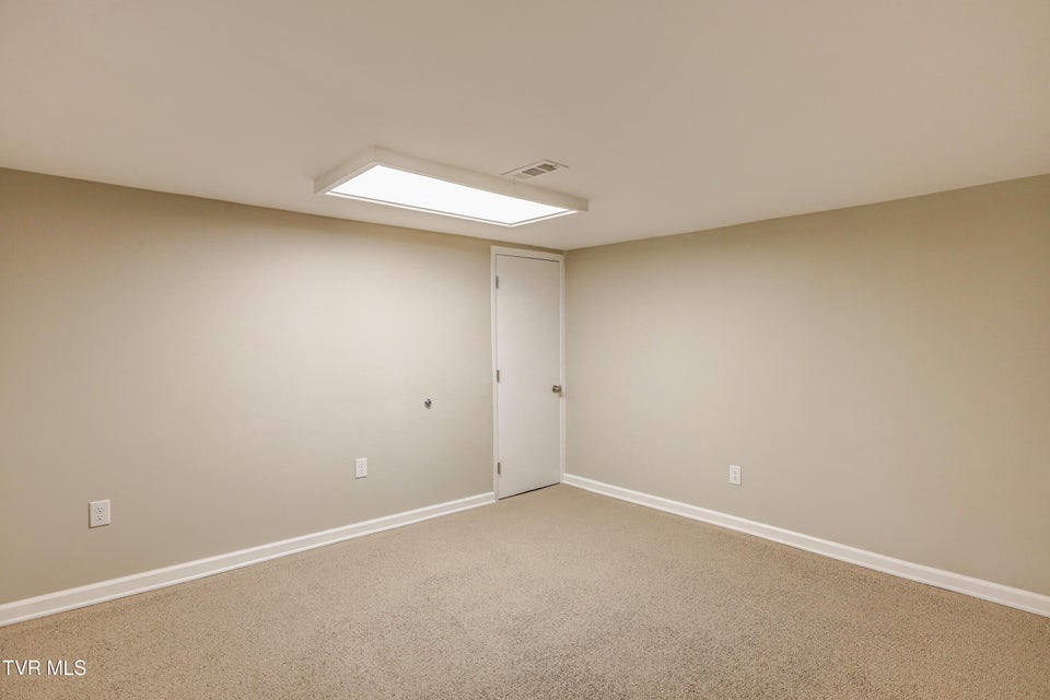 Photo #59: 129 Log Cabin Road