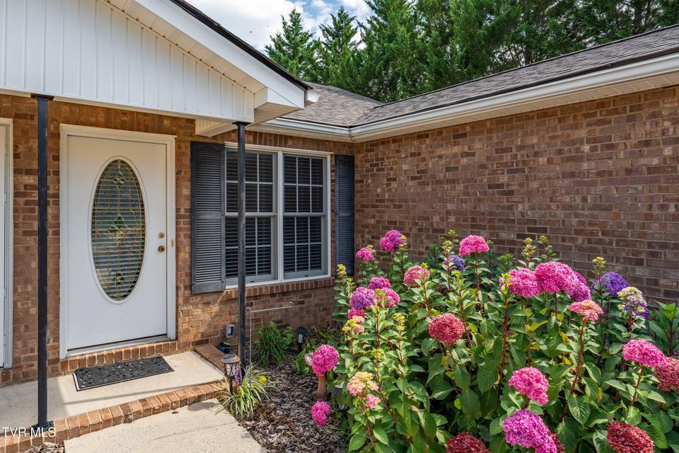 Photo #3: 315 Old Franklin Place