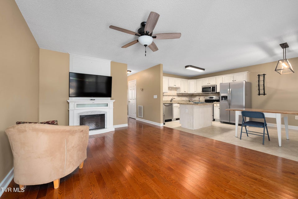 Photo #5: 315 Old Franklin Place