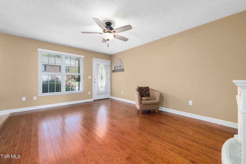 Photo #7: 315 Old Franklin Place