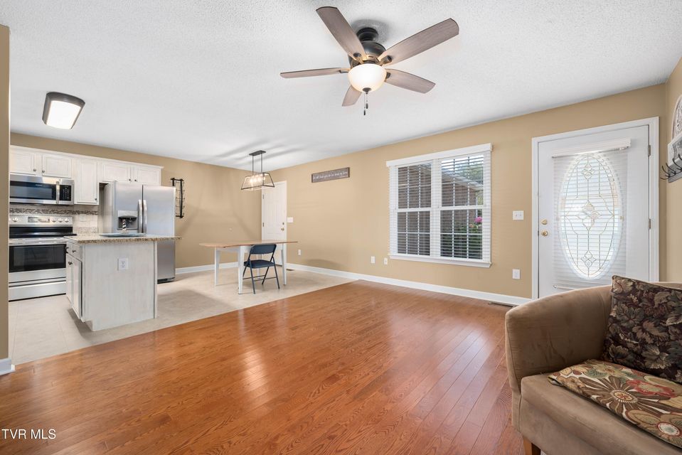 Photo #8: 315 Old Franklin Place