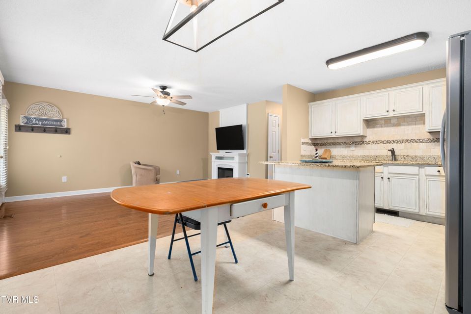 Photo #11: 315 Old Franklin Place