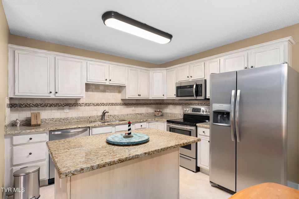 Photo #12: 315 Old Franklin Place