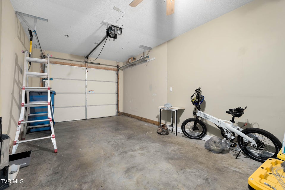 Photo #15: 315 Old Franklin Place