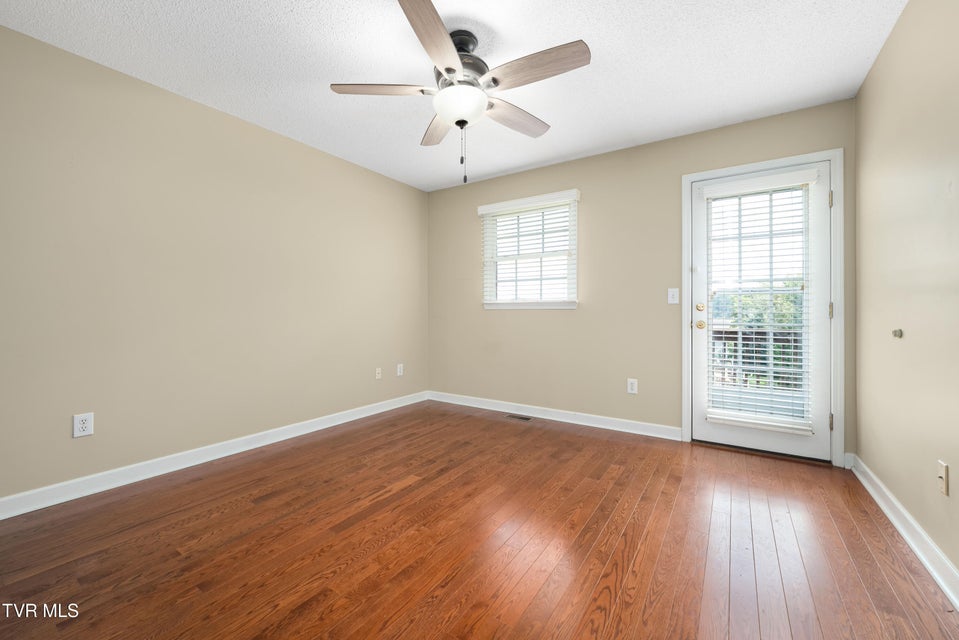 Photo #21: 315 Old Franklin Place