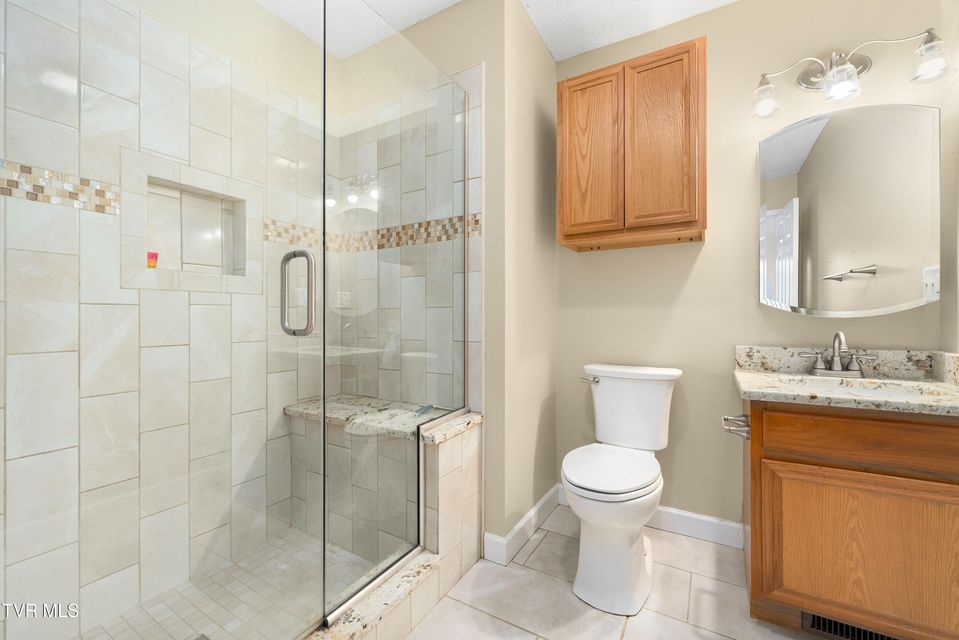 Photo #23: 315 Old Franklin Place