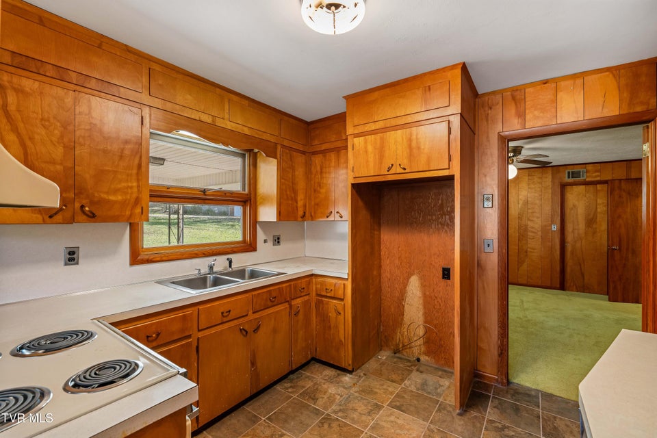 Photo #16: 3601 Montclair Road Road