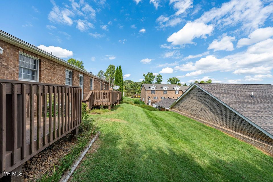 Photo #26: 315 Old Franklin Place