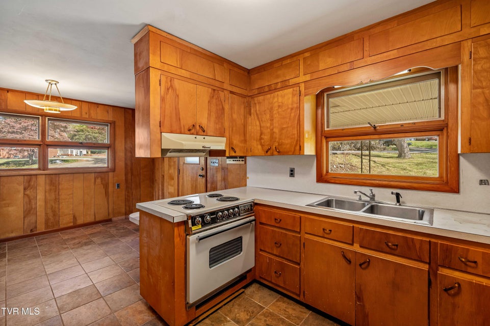 Photo #17: 3601 Montclair Road Road